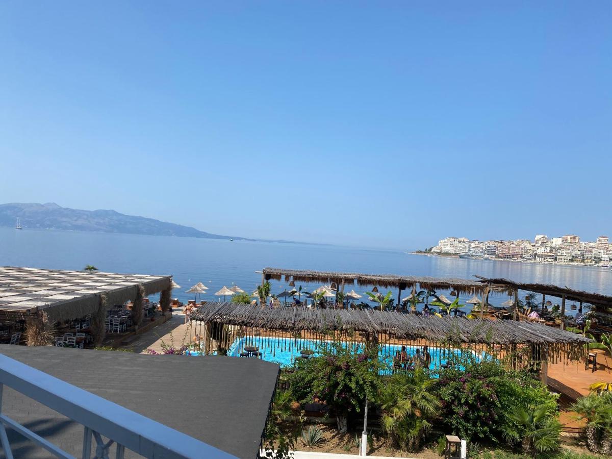 Blue Breeze Attic Apartments Sarandë Exterior foto