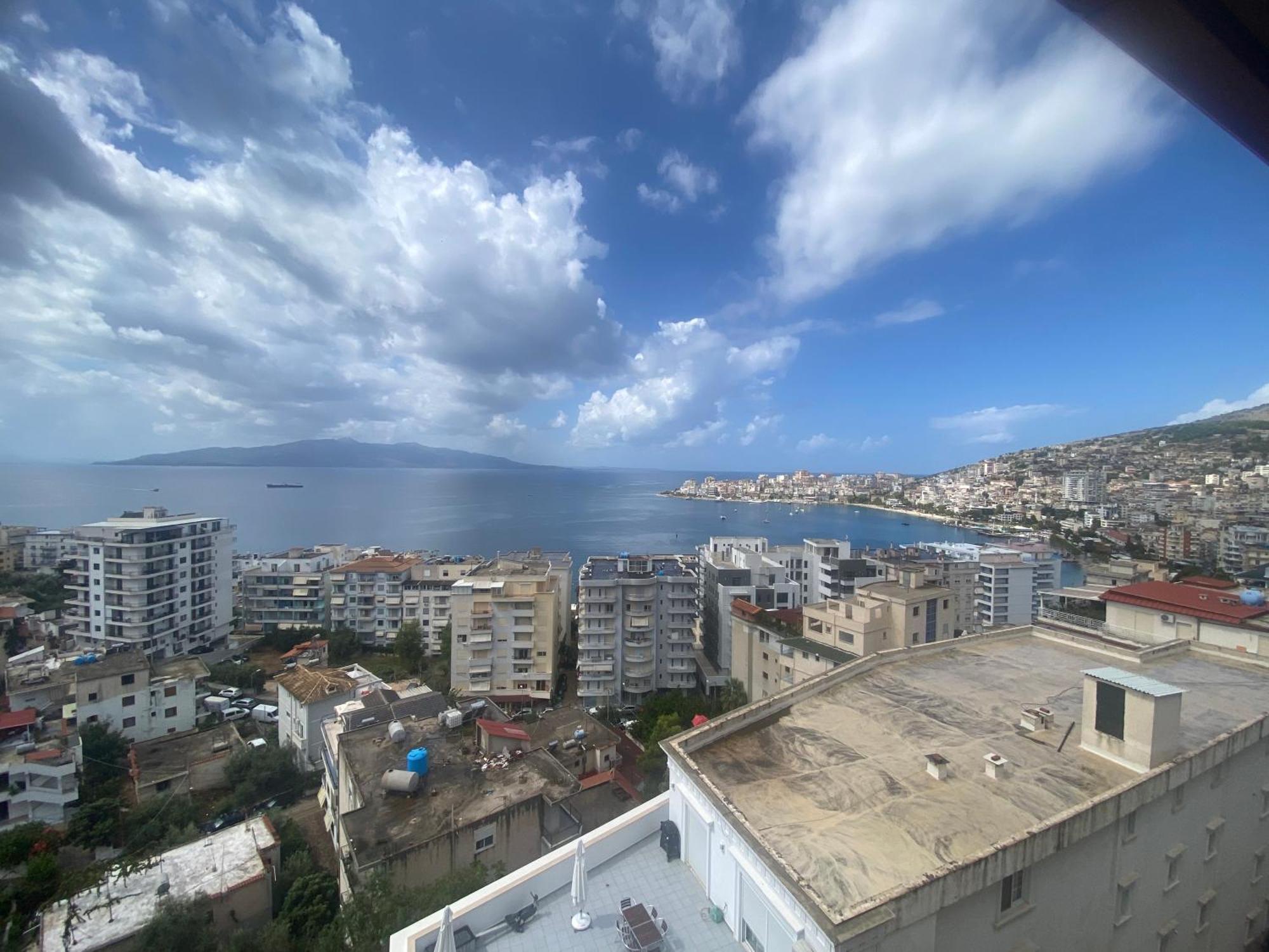 Blue Breeze Attic Apartments Sarandë Exterior foto