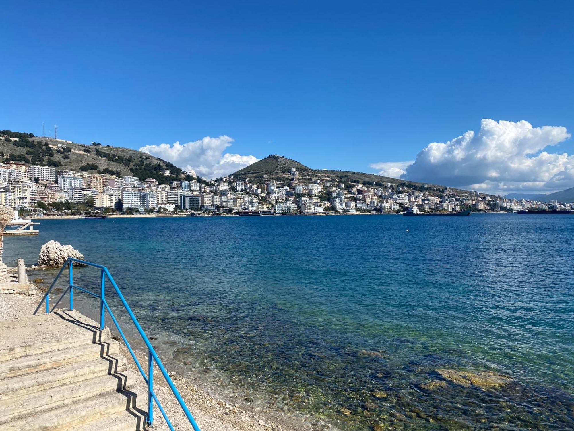 Blue Breeze Attic Apartments Sarandë Exterior foto