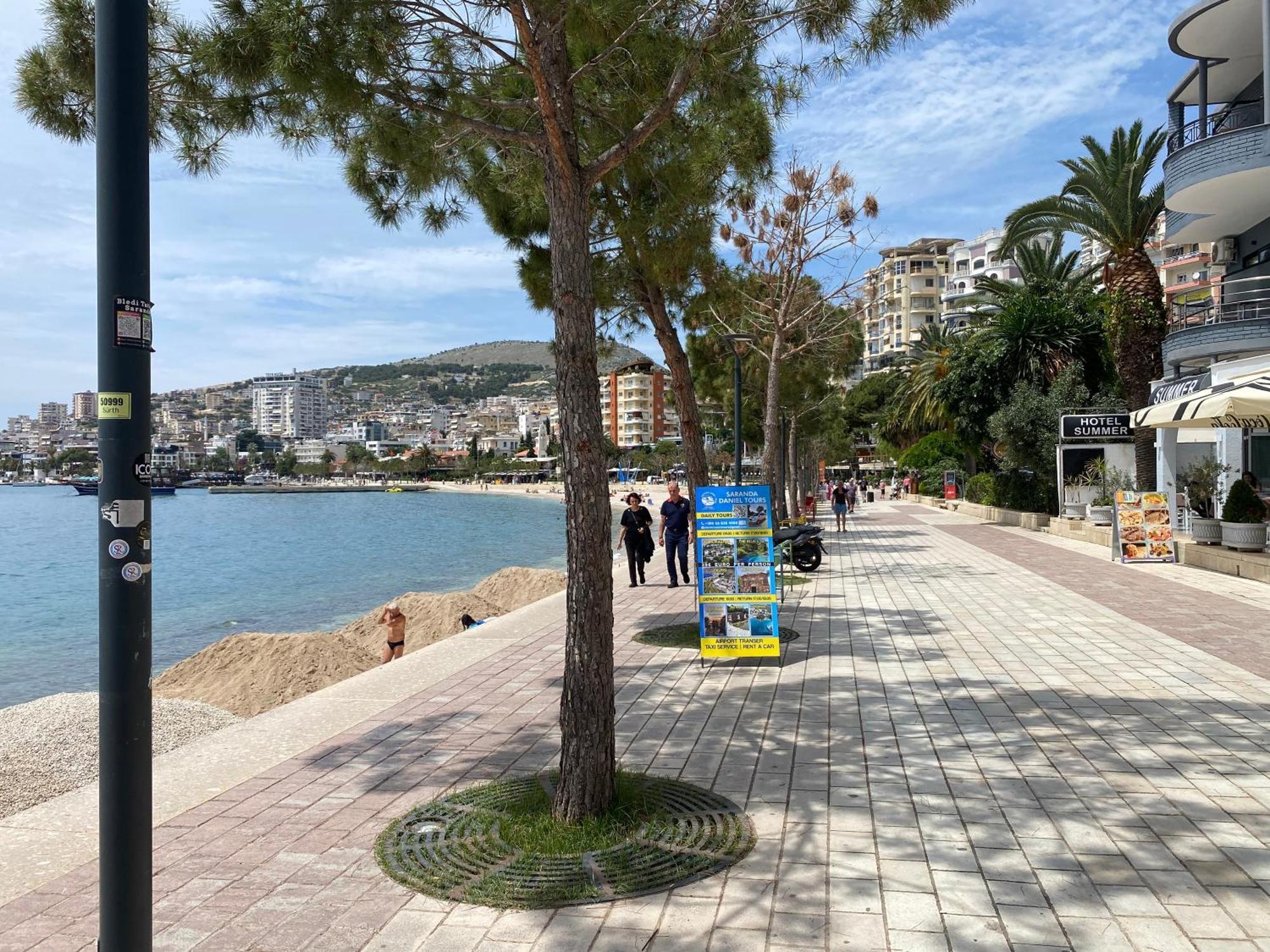 Blue Breeze Attic Apartments Sarandë Exterior foto